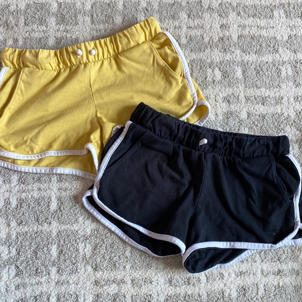 TWO OLD NAVY GIRLS SHORTS SIZE M